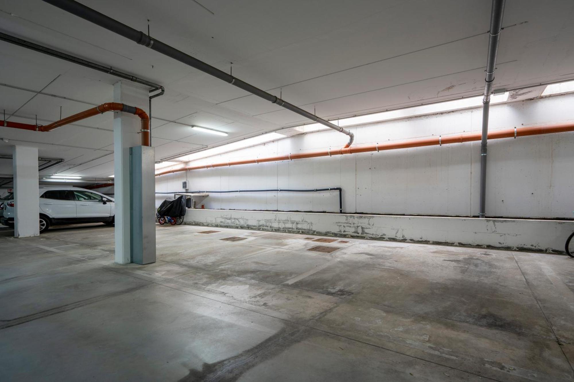 Kind Park - Sleek Apartment With Terrace & Parking Bari Buitenkant foto
