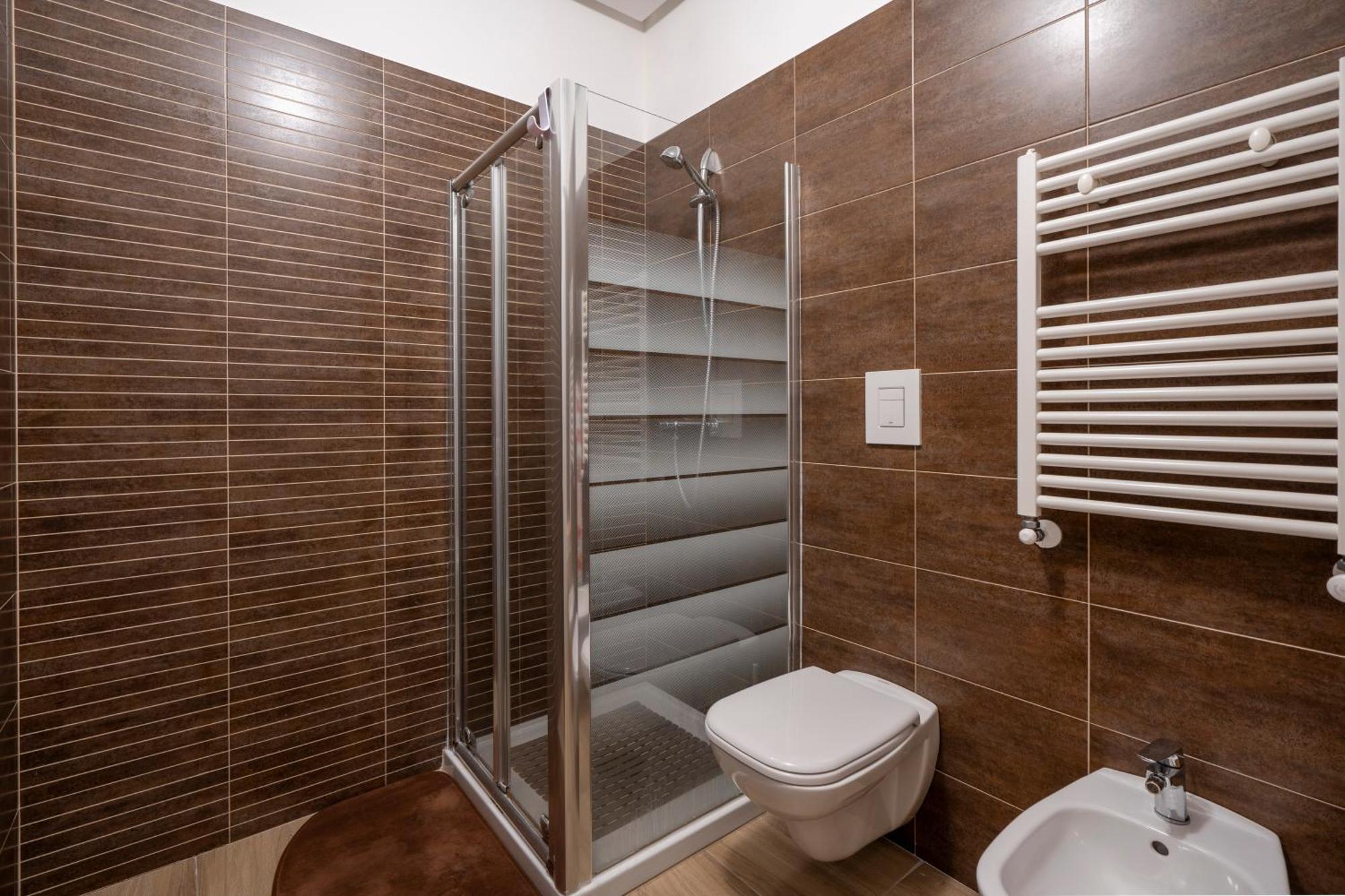Kind Park - Sleek Apartment With Terrace & Parking Bari Buitenkant foto