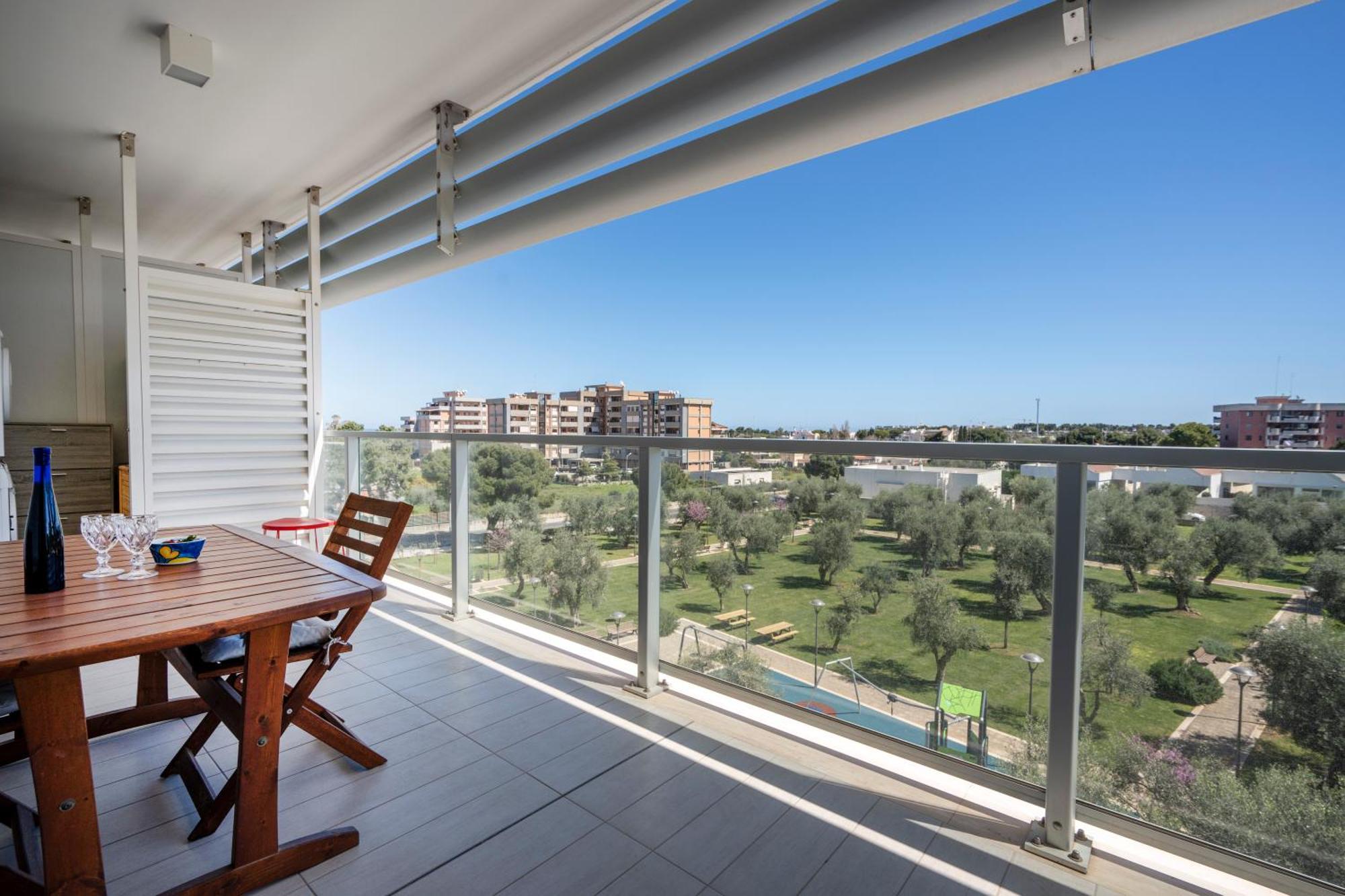 Kind Park - Sleek Apartment With Terrace & Parking Bari Buitenkant foto